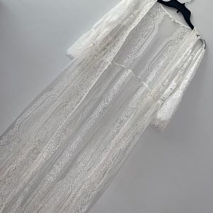 Maurice XL lace overlay